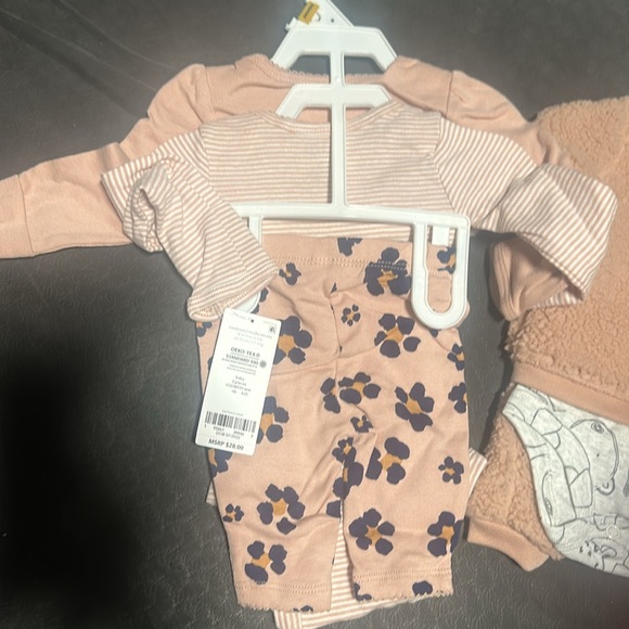 Carters baby sets, newborn. Free book or Aden and Anais blanket with purchase - Picture 3 of 6